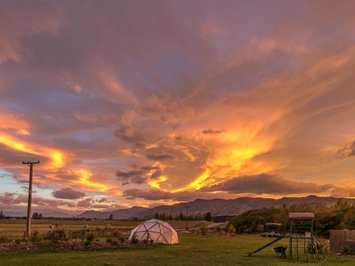 Villa The Artist'S House Wanaka Luggate Esterno foto